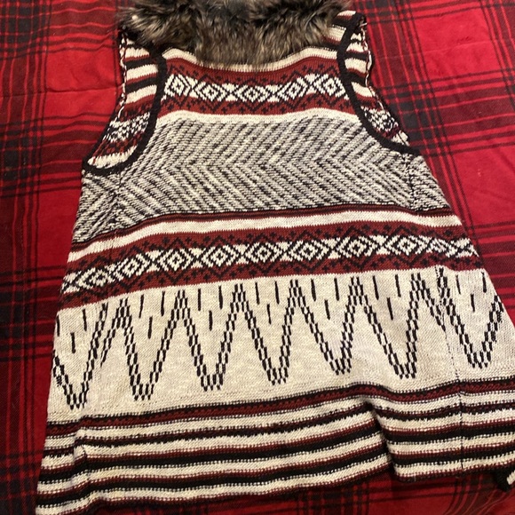 Faux fur vest - Picture 4 of 4